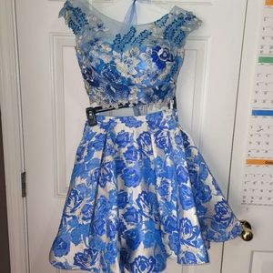 JOVANI Size 4 (altered) Blue & White 2 Piece Formal 💙 ✨️ One-of-a-kind✨️💙